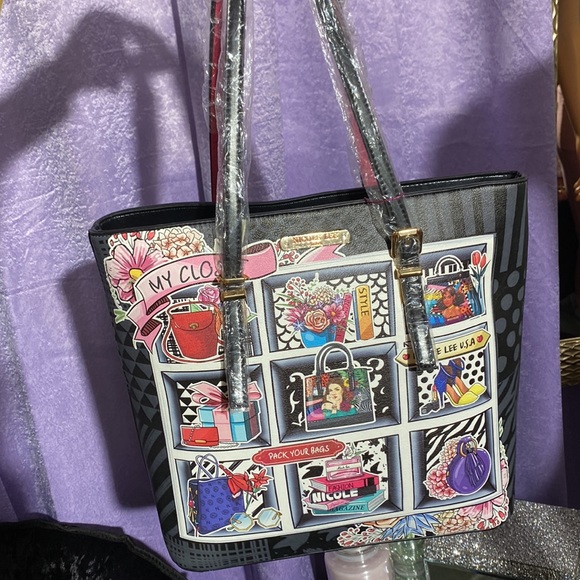 Stylish Nicole Lee Purse - Picture 9 of 9